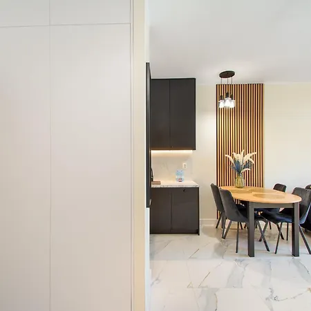 Golden Calm I Przy Plazy - Darmowy Parking By J-ewels Apartman